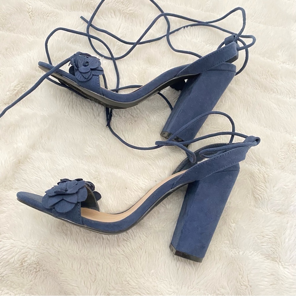 Shoe Dazzle Blue Flower Lace Up Boho Block Heels Size 8.5 - Picture 9 of 12